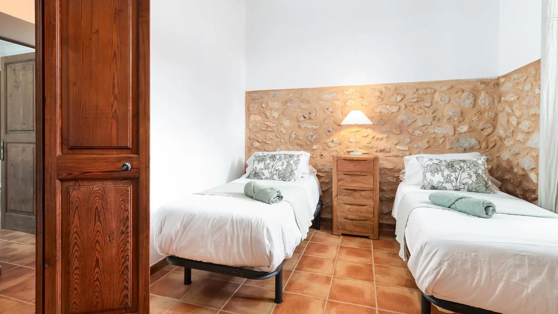 בית הארחה סנטני 	Casa Antigua